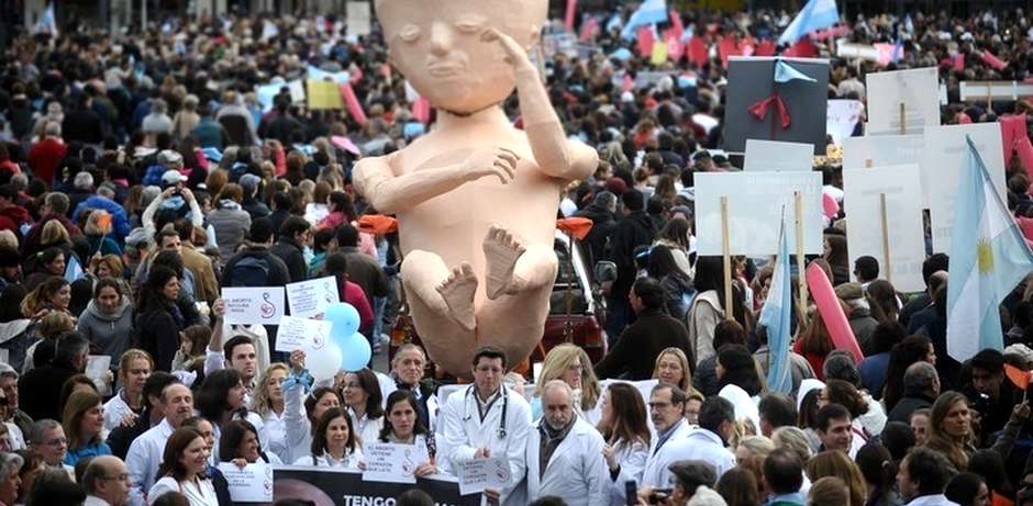 Una de las manifestaciones provida y anti aborto en Buenos Aires,Dos vidas, aborto provida