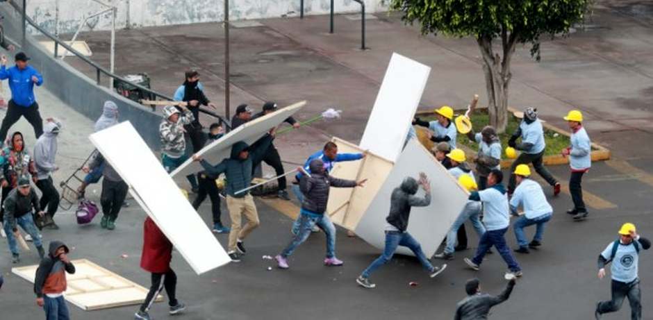 Batalla campal entre hinchas de Alianza Lima y peruanos evangélicos