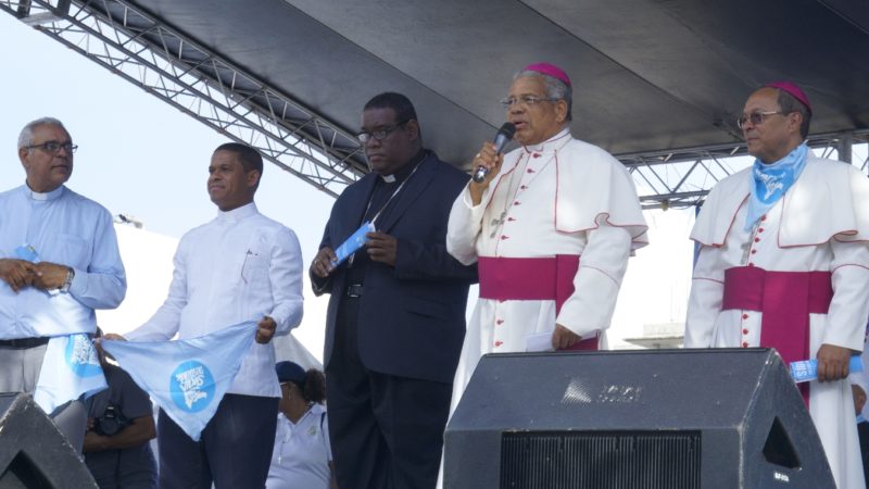 Miles de dominicanos se manifiestan contra el aborto