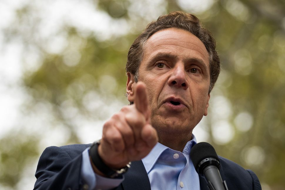 Gobernador de Nueva York promete expansión de abortos para el próximo mes