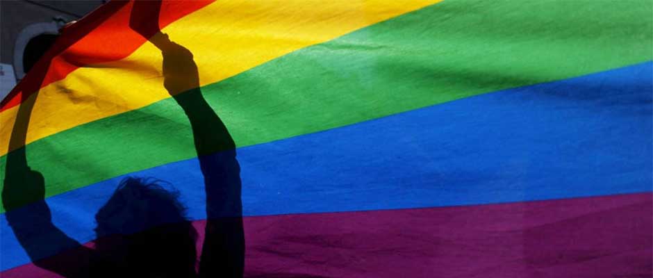 Nueva York prohíbe “terapias” en menores para abandonar la vida LGTBI