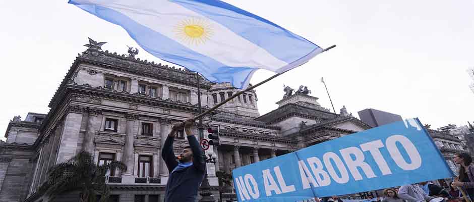 Varias ciudades se declararon provida en Argentina y Paraguay