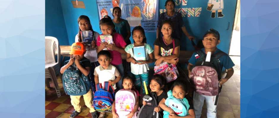 Una iglesia en Guatemala provee alimentos y estudios a niños en riesgo