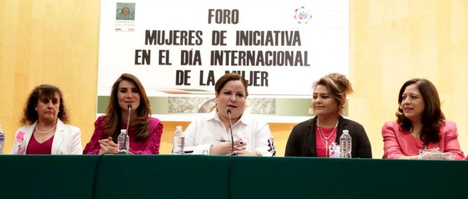 Congreso mexicano, lleno de ‘Mujeres de Iniciativa’ por la mujer, la vida y la familia