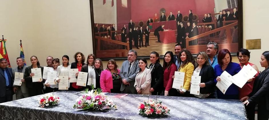 Bolivia reconoce la labor de ONGs evangélicas en favor de la mujer