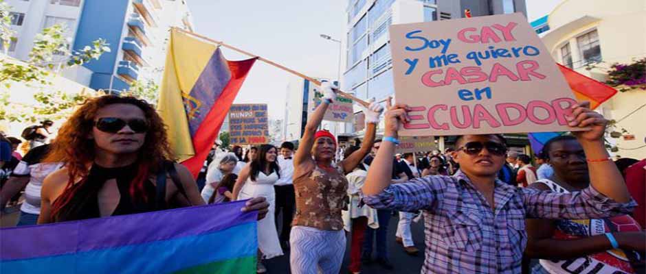 Grupo reúne 17 mil firmas contra matrimonio gay en Ecuador 