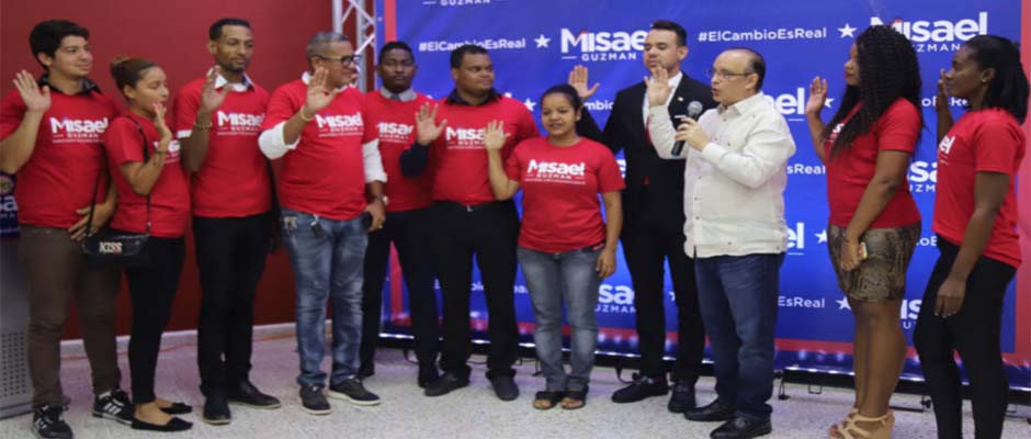 Decenas de jóvenes evangélicos dominicanos se suman a las filas de partido político 