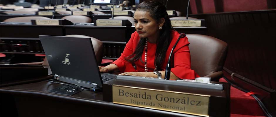 La propuesta fue de la diputada Betsaida González,