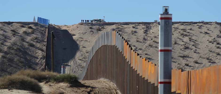 Iglesias ayudan a solicitantes de asilo en frontera EEUU-México