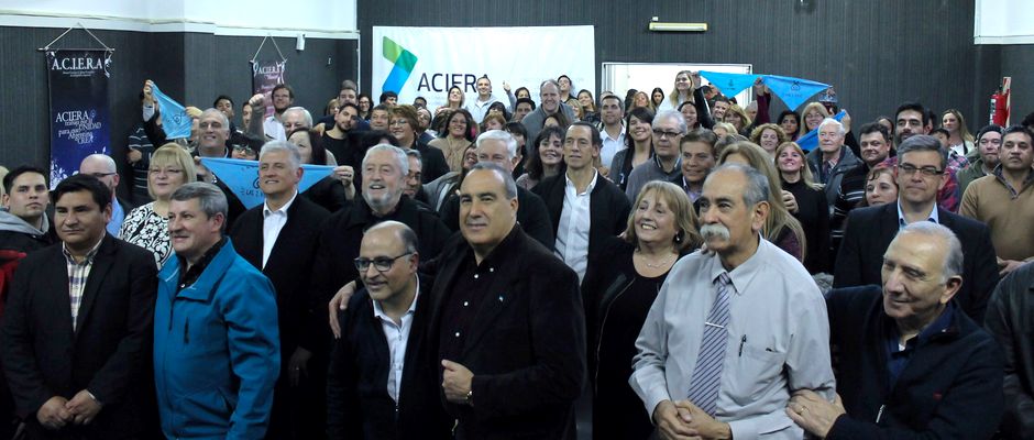 Parte de los asistentes al encuentro / Sofía Montiel,políticos argentinos, ACIERA politicos