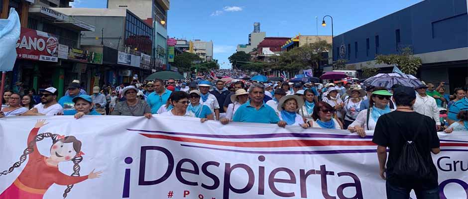 Miles de costarricenses participaron en Marcha por la Vida