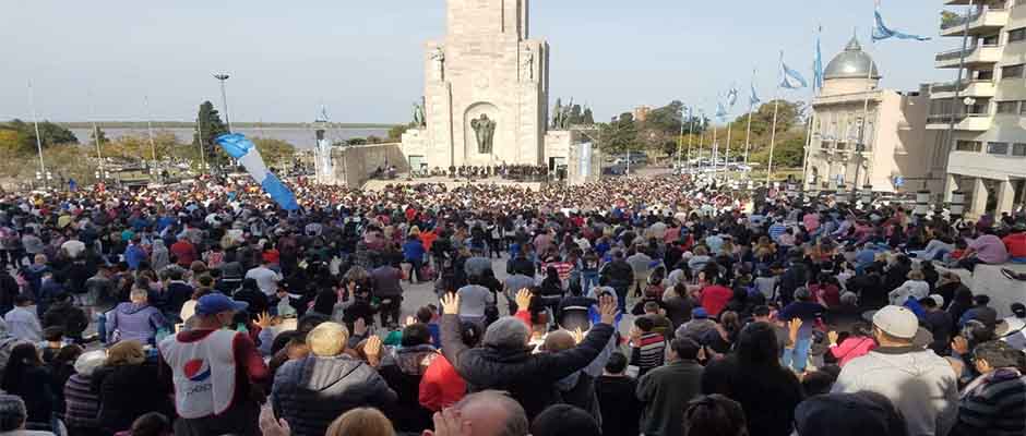 Miles clamaron por Argentina en la ciudad de Rosario