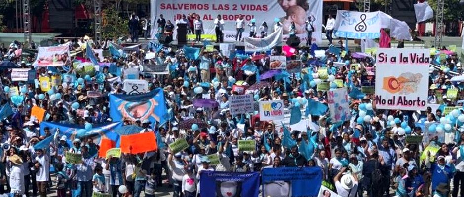 Medio millón en las calles de México por la vida y la familia