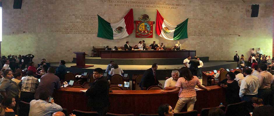 La votación en el Congreso de Oaxaca se dio de manera irregular. ,Congreso de Oaxaca
