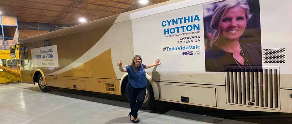 Cynthia Hotton inicia Caravana por la Vida