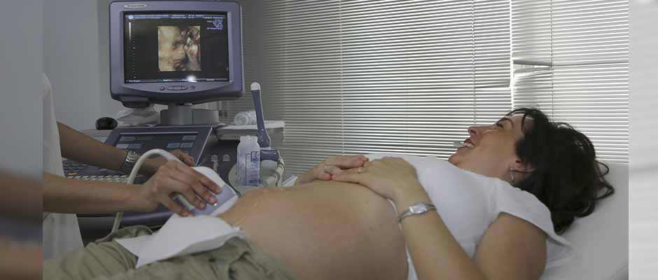 Eslovaquia debate ley para que mujeres vean imagen del feto antes de abortar