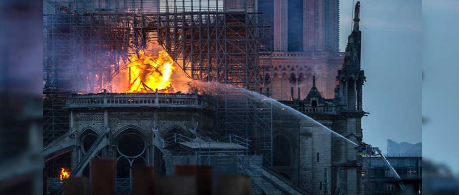 La catedral de Notre Dame podría no salvarse, teme el rector - Evangelico  Digital
