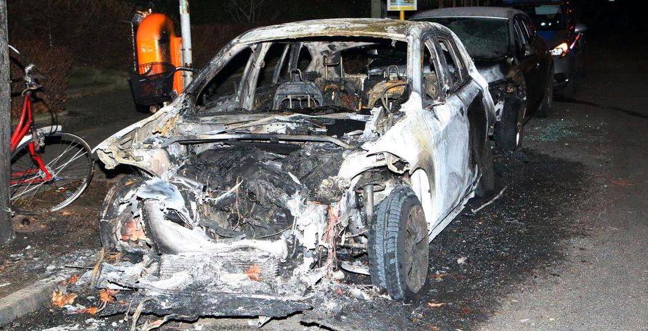 Incendian auto de bloguero provida alemán y amenazan a su familia