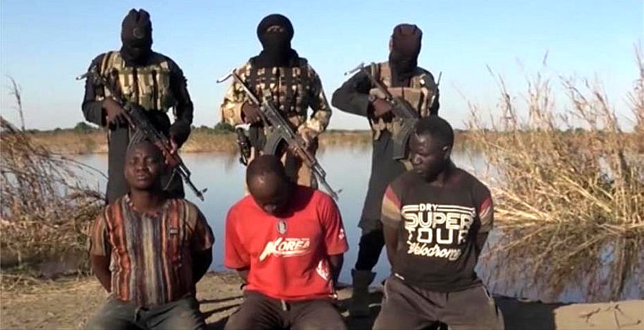 Captura de video del asesinato de tres cristianos por terroristas yihadistas en Nigeria,Captura de video del asesinato de tres cristianos por terroristas yihadistas en Nigeria
