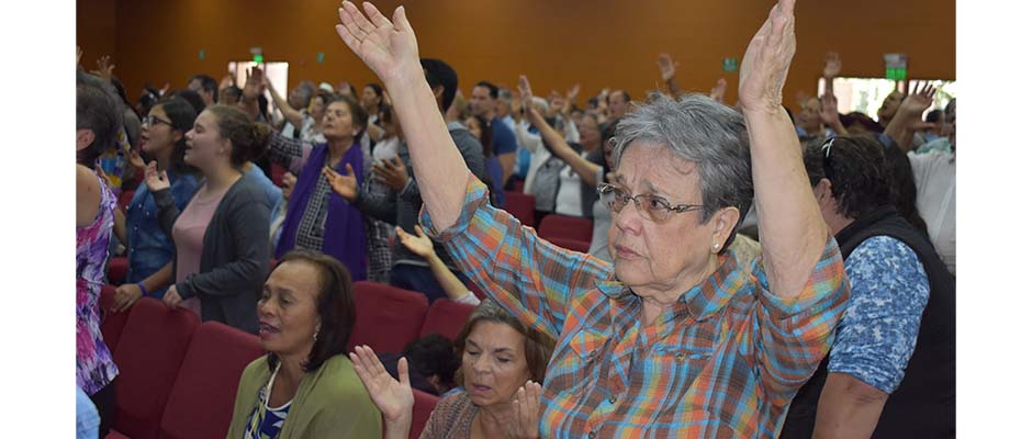 La Alianza Evangélica instó al presidente Alvarado, que se le permita a los creyentes adorar a Dios con libertad / Evangélico Digital,