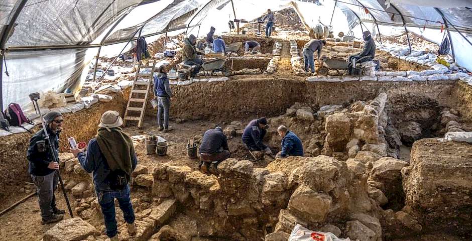 Excavaciones en el centro de almacenamiento. Foto: Yaniv Berman, Autoridad de Antigüedades de Israel,almacén Ezequías