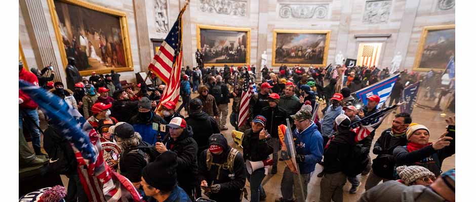 Un pequeño grupo de manifestantes irrumpió en el Capitolio / Reuters,Washington DC