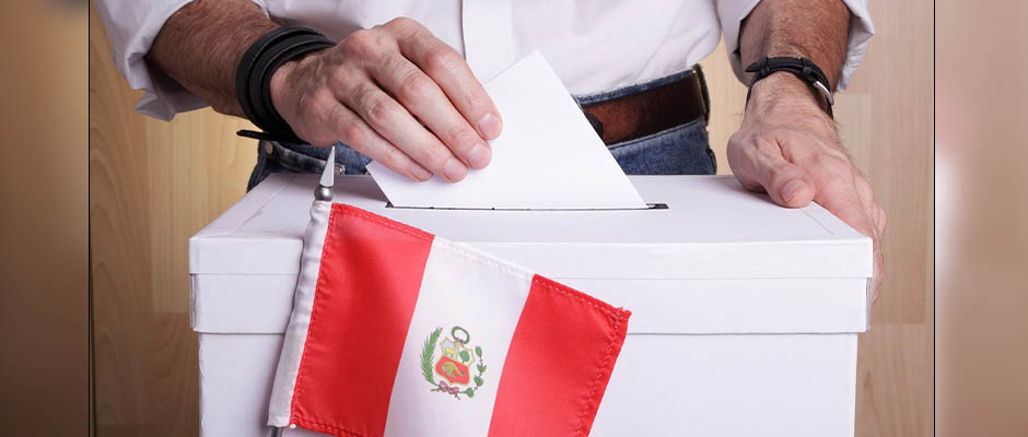 Partidos políticos peruanos cortejan el voto evangélico