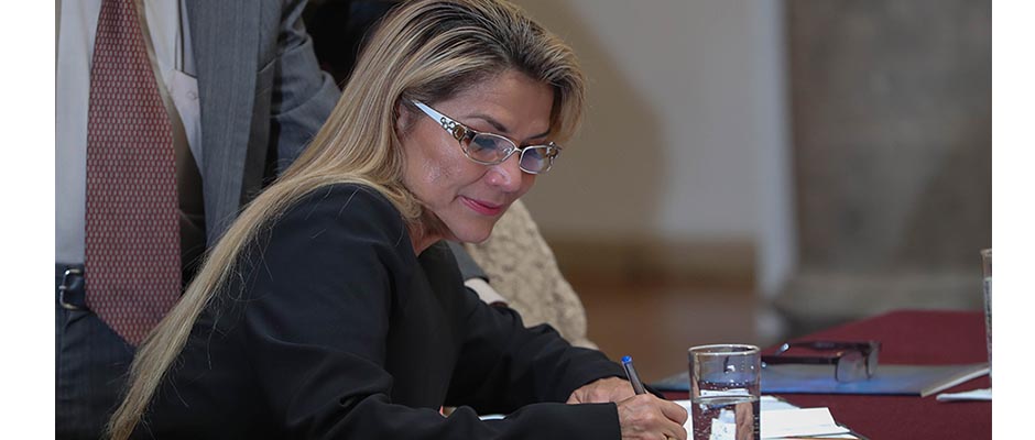 Jeanine Áñez denuncia torturas en una carta enviada desde la cárcel