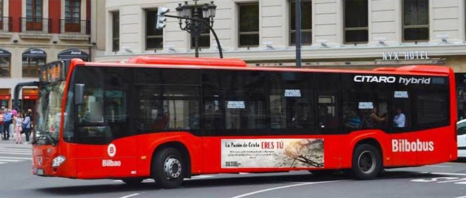España │Autobuses lucen anuncios evangelísticos esta Semana Santa