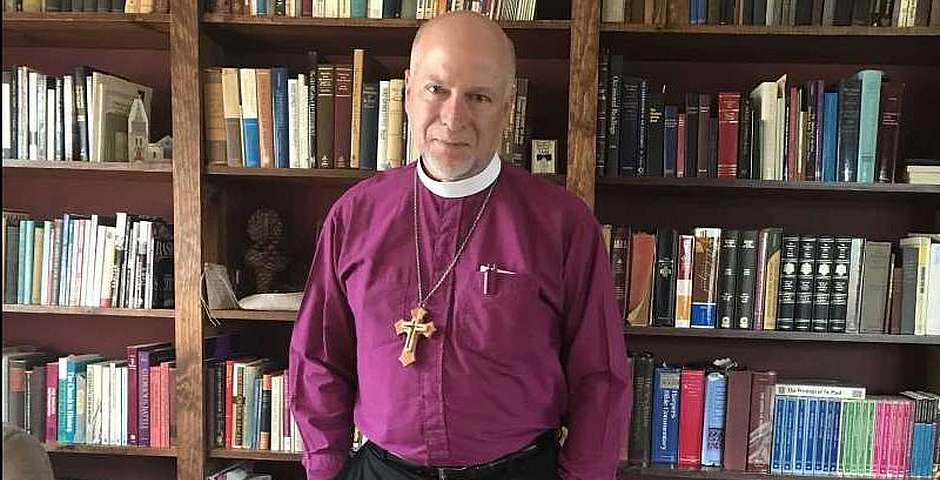 EEUU | Obispo episcopal abandona su denominación, acosado por no permitir matrimonios homosexuales