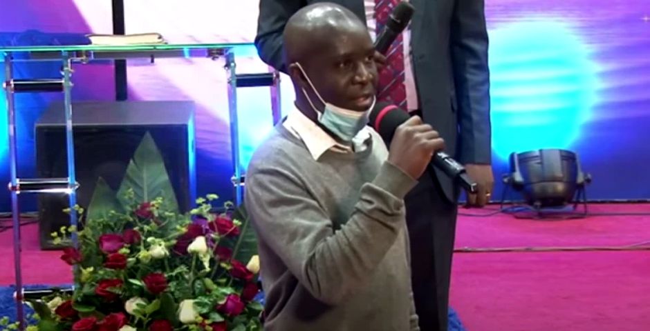 Líder de la Sociedad Atea de Kenia renuncia tras ‘llegar a la fe en Jesús’