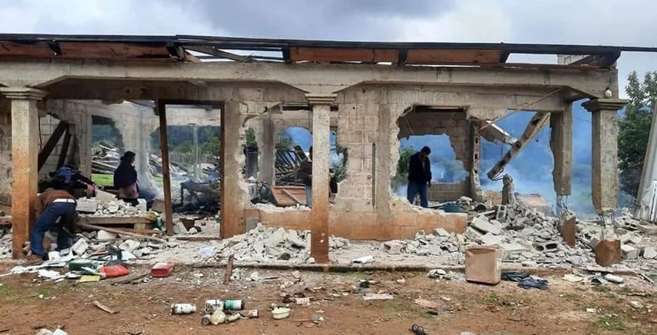 Indígenas católicos queman cinco hogares evangélicos en Chiapas