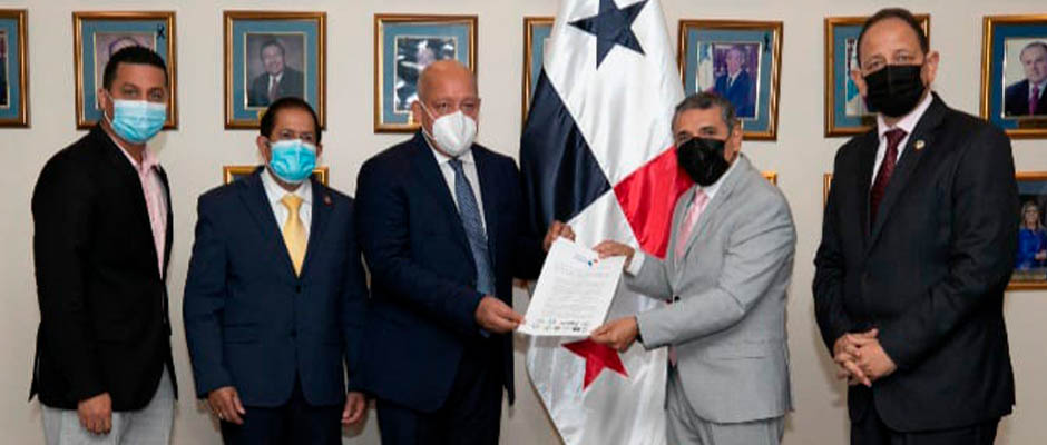 Líderes religiosos se reunieron con presidente del Congreso de Panamá 