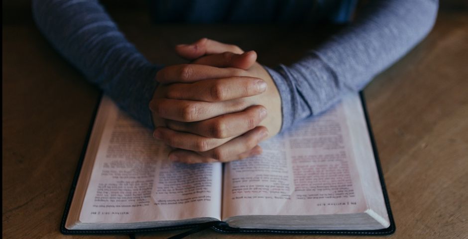 Free Photos, Pixabay,orando, orar Biblia