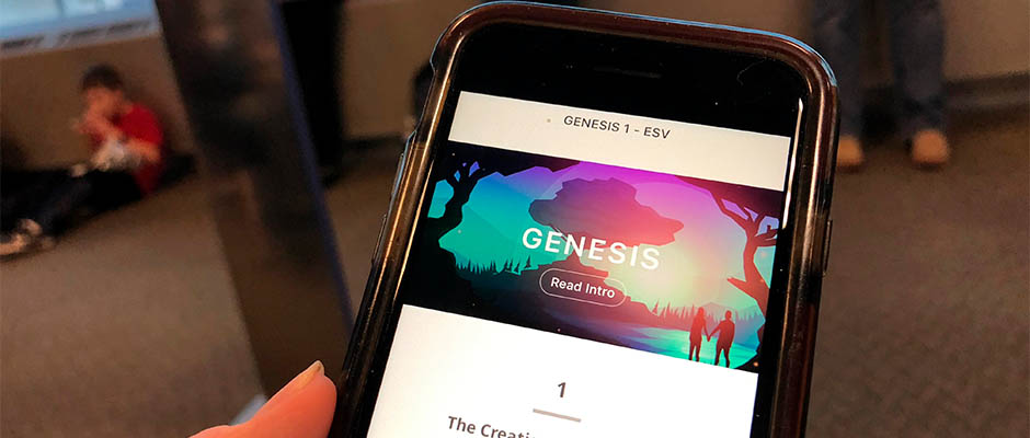 Apple obedece al régimen comunista chino y retira apps bíblicas