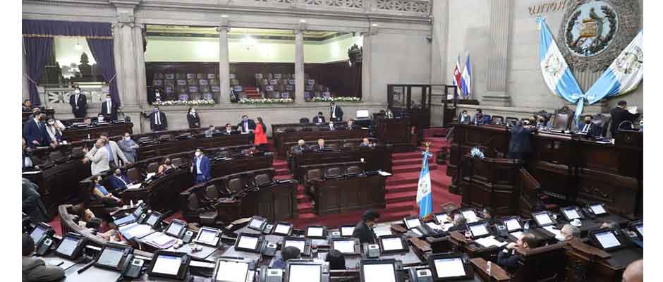Congreso de Guatemala aprueba ley que penaliza el aborto y el matrimonio gay