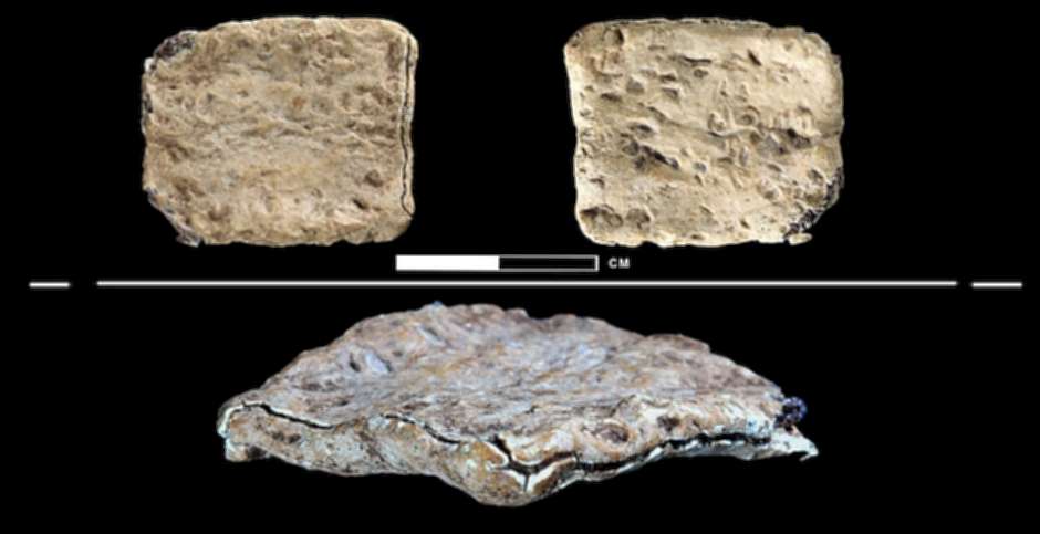 El amuleto hallado en el monte Ebal./ Foto: Associates for Biblical Research,amuleto arqueología, israel YHWH