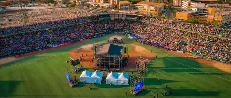 El estadio de béisbol Alfonso Chico Carrasquel fue sede del evento evangelístico / Asociación Evangelística Billy Graham ,