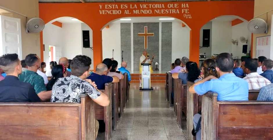 Un culto de la iglesia metodista cubana,metodistas cubanos