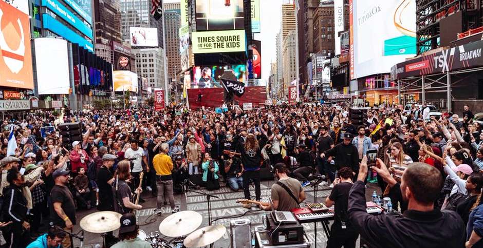 Un momento de 'Adoremos' en Times Square,Times Square adoremos