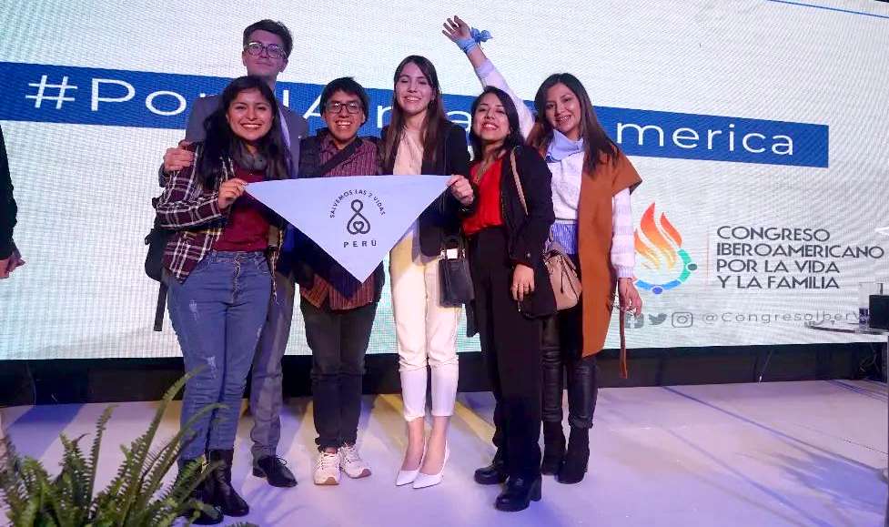 La voz de la juventud provida llena Lima en las puertas de la OEA