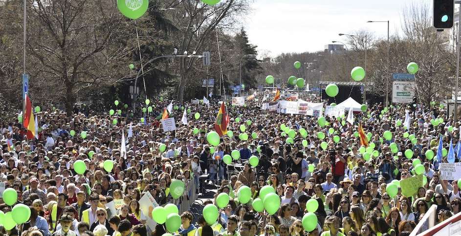 España | Festiva marcha provida en Madrid iguala a las del 8M