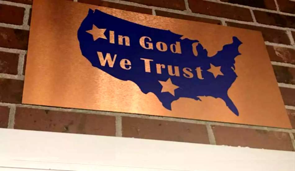 Louisiana pondrá ‘In God We Trust’ en cada aula de sus escuelas públicas