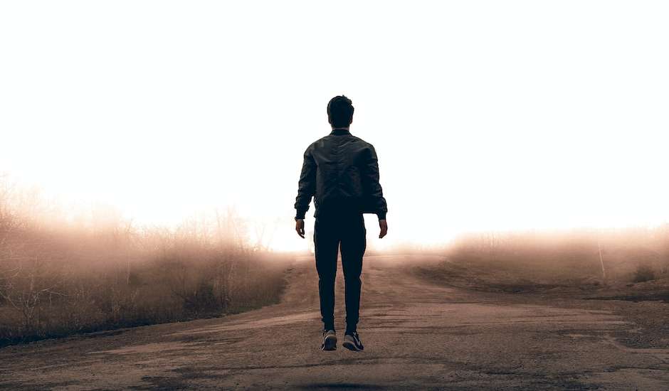 Warren, Unsplash,hombre camino, hombre atardecer