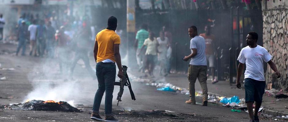 Aumenta la violencia en Haití con enfrentamientos entre bandas armadas / Reuters,