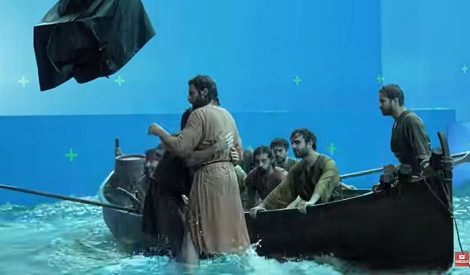 Grabación de la escena de Jesús caminando sobre las aguas / The Chosen,Jesús camina sobre el mar