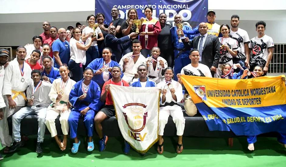 R. Dominicana | La Universidad Evangélica gana los Juegos Universitarios de judo y baloncesto