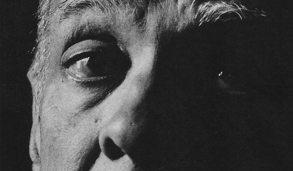 Jorge Luis Borges en 1968, fotografiado por Sara Facio. / Biblioteca Nacional de Argentina, Wikimedia Commons.,Jorge Luis Borges