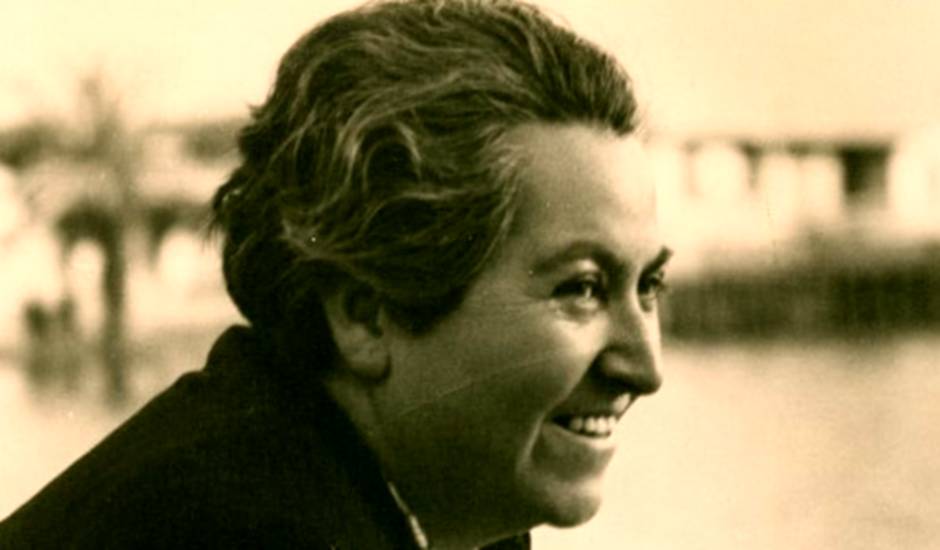 Gabriela Mistral fotografiada en 1938. / Memoria Chilena Archivo Gabriela Mistral, Wikimedia Commons,Gabriela Mistral