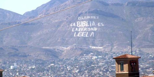 México | Más de 3 mil evangélicos retocan las letras del ‘Cerro de la Biblia’